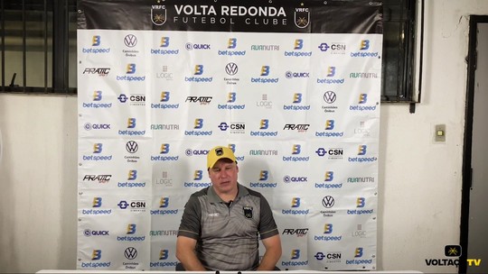 Rogério Corrêa minimiza críticas ao Volta Redonda e reforça busca por atacantes: "Mercado está difícil"