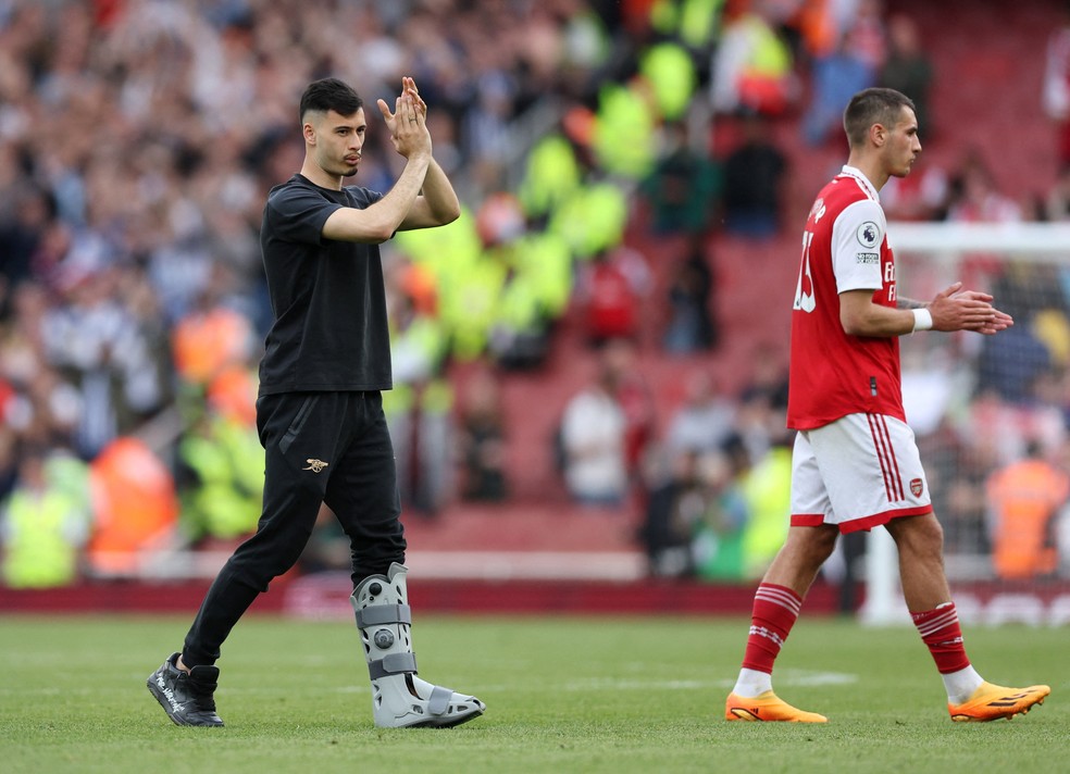 Gabriel Martinelli marca na reta final e Arsenal vence o