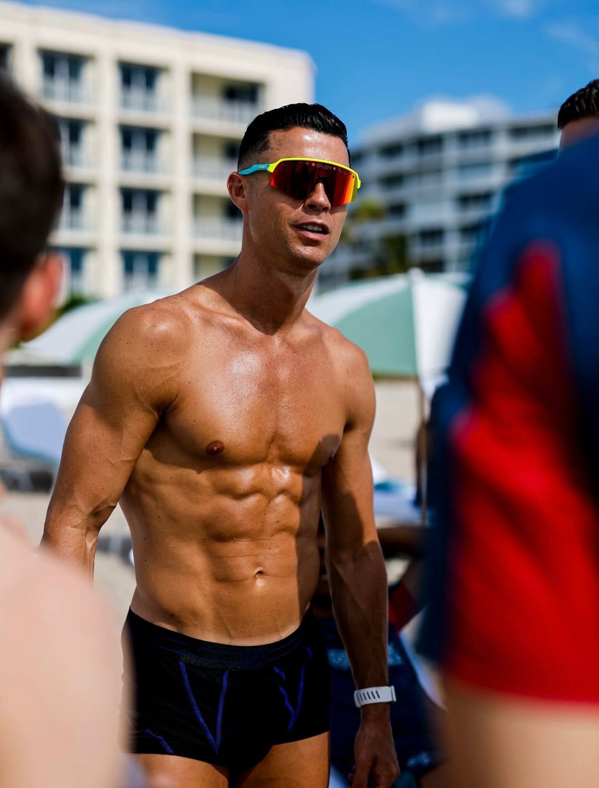 Tá calor aí? Cristiano Ronaldo mostra o shape de sunga em treino de Portugal nos EUA; veja fotos