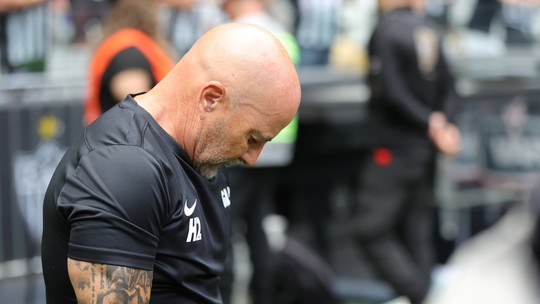 Bastidores: desgaste entre Sampaoli e Atlético-MG passa por reforços e ambiente pesado com o elenco - Foto: (Gilson Lobo/AGIF)