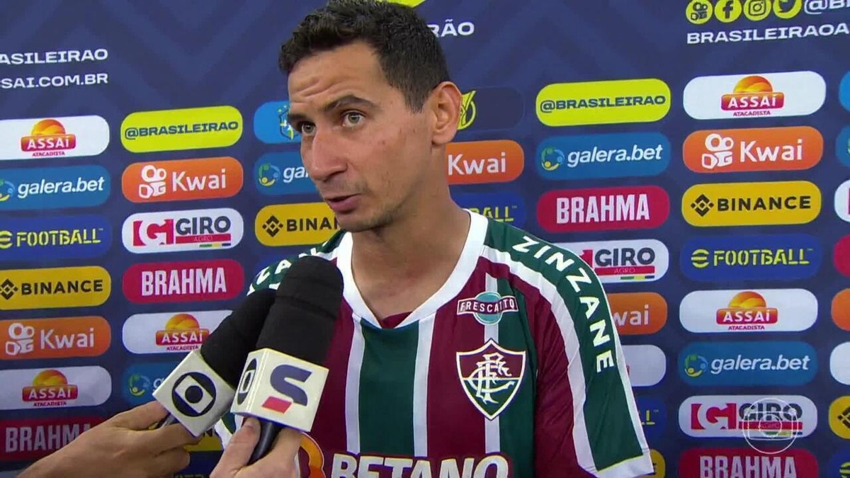 Fluminense marca no fim e vence Flamengo em clássico de muita confusão -  06/02/2022 - UOL Esporte