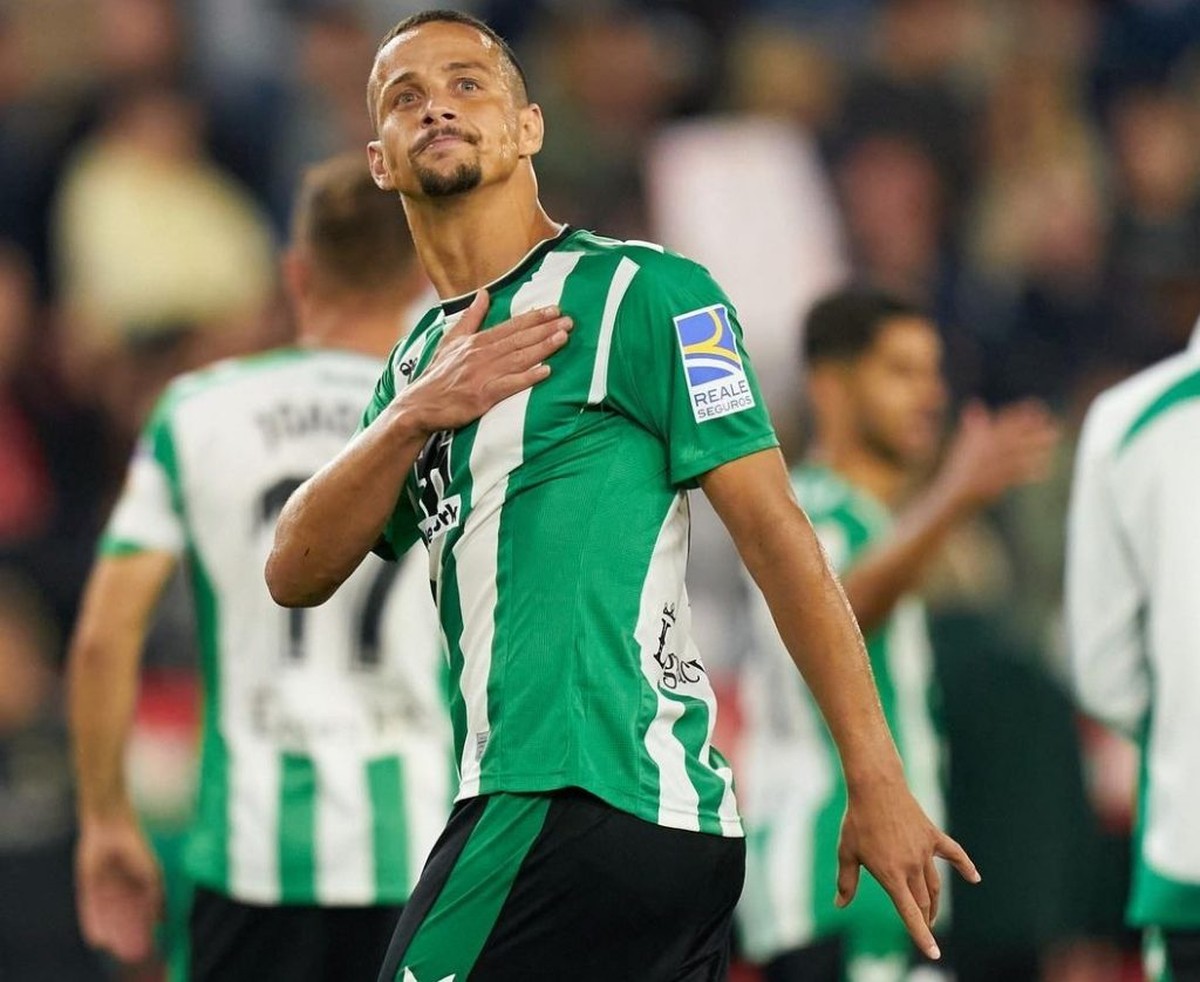 Destaque Do Betis Luiz Felipe Escolhido Para Time De Revela es Da 
