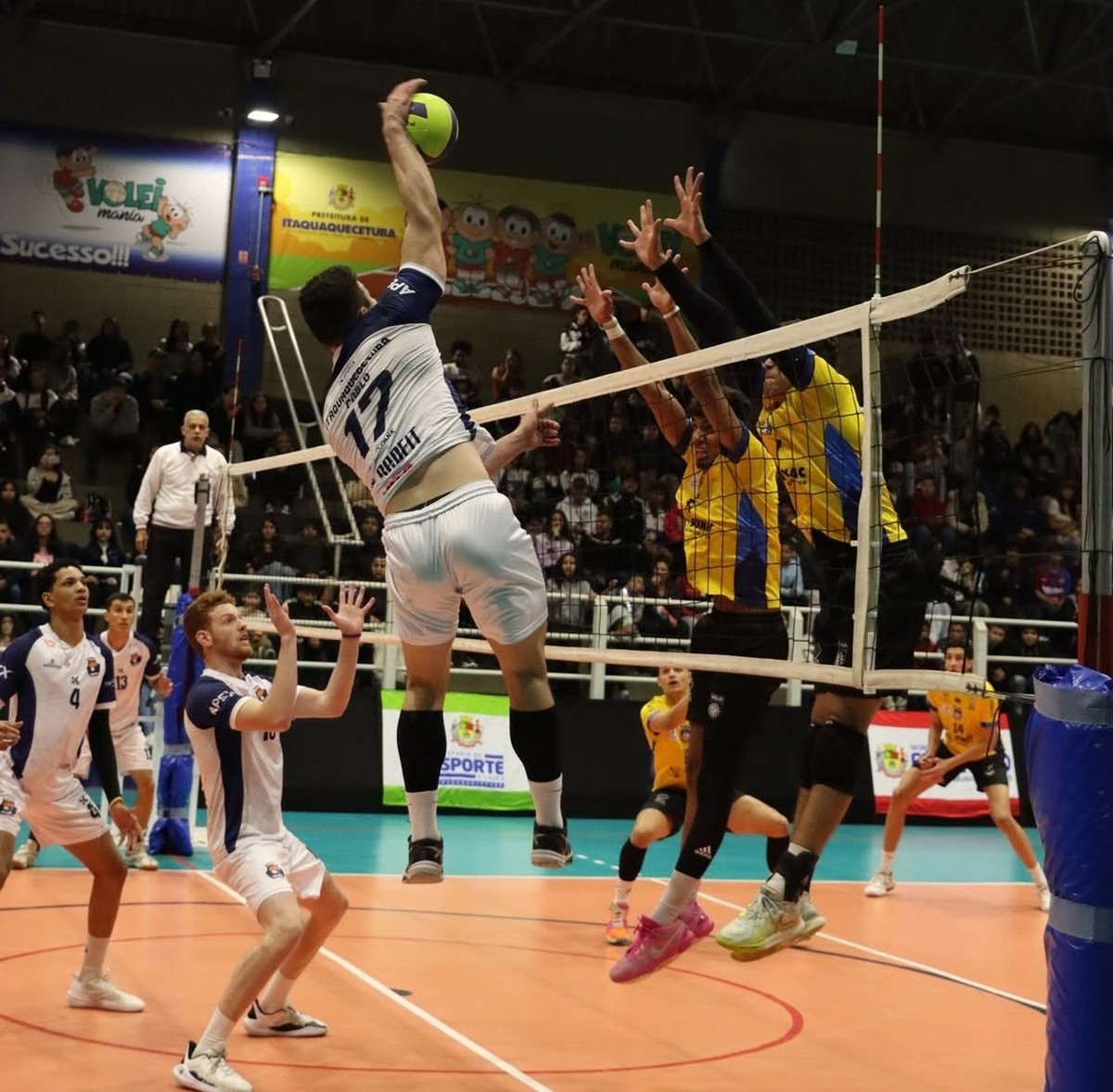 Itaquá bate São José no tie-break e segue 100% no Paulista de Vôlei ...