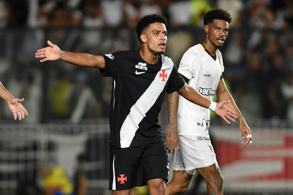 Brenner em Vasco x Volta Redonda � Foto: Alexandre Dur�o