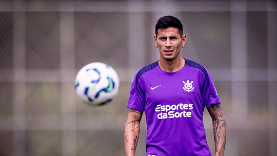 Corinthians chega ao limite para renovar com Angileri, evita leilão e aguarda decisão do lateral