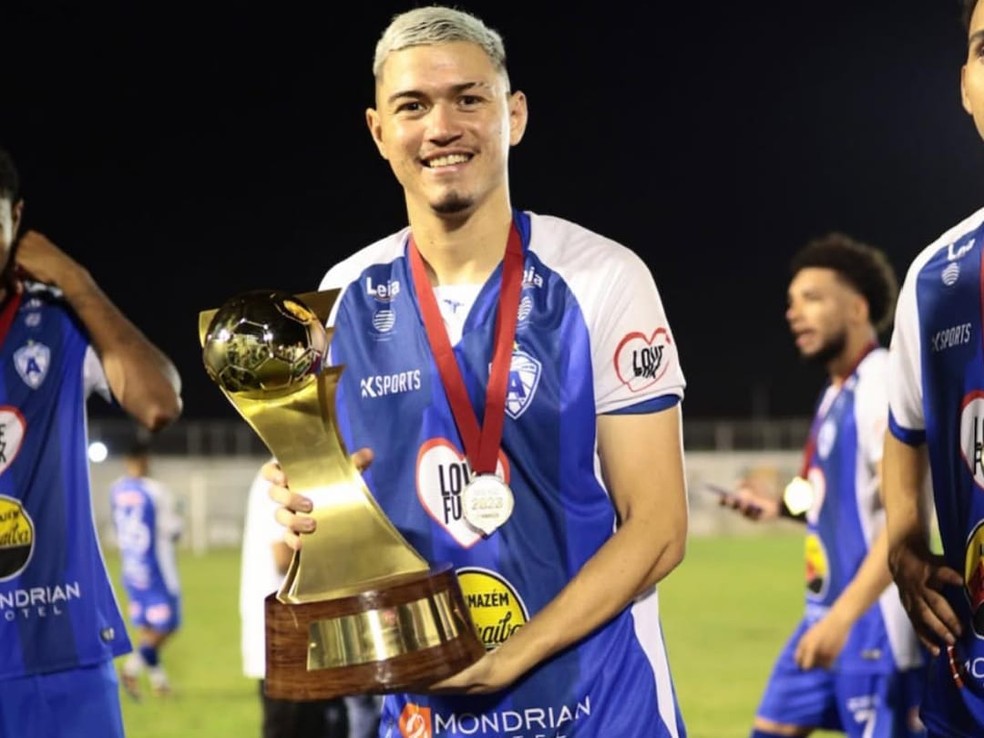 Jos� Arthur campe�o paraibano da 2� divis�o pelo Atl�tico-PB � Foto: Divulga��o Jos� Arthur