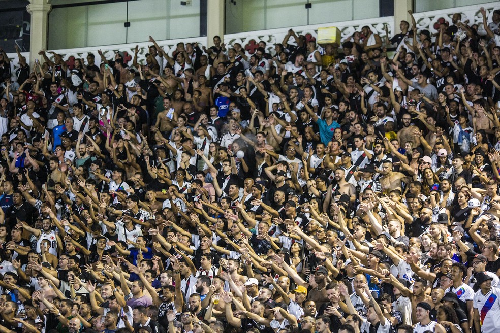 Torcida do Flamengo dá show e compra 50% da carga total de ingressos para  jogo contra Orlando City nos EUA