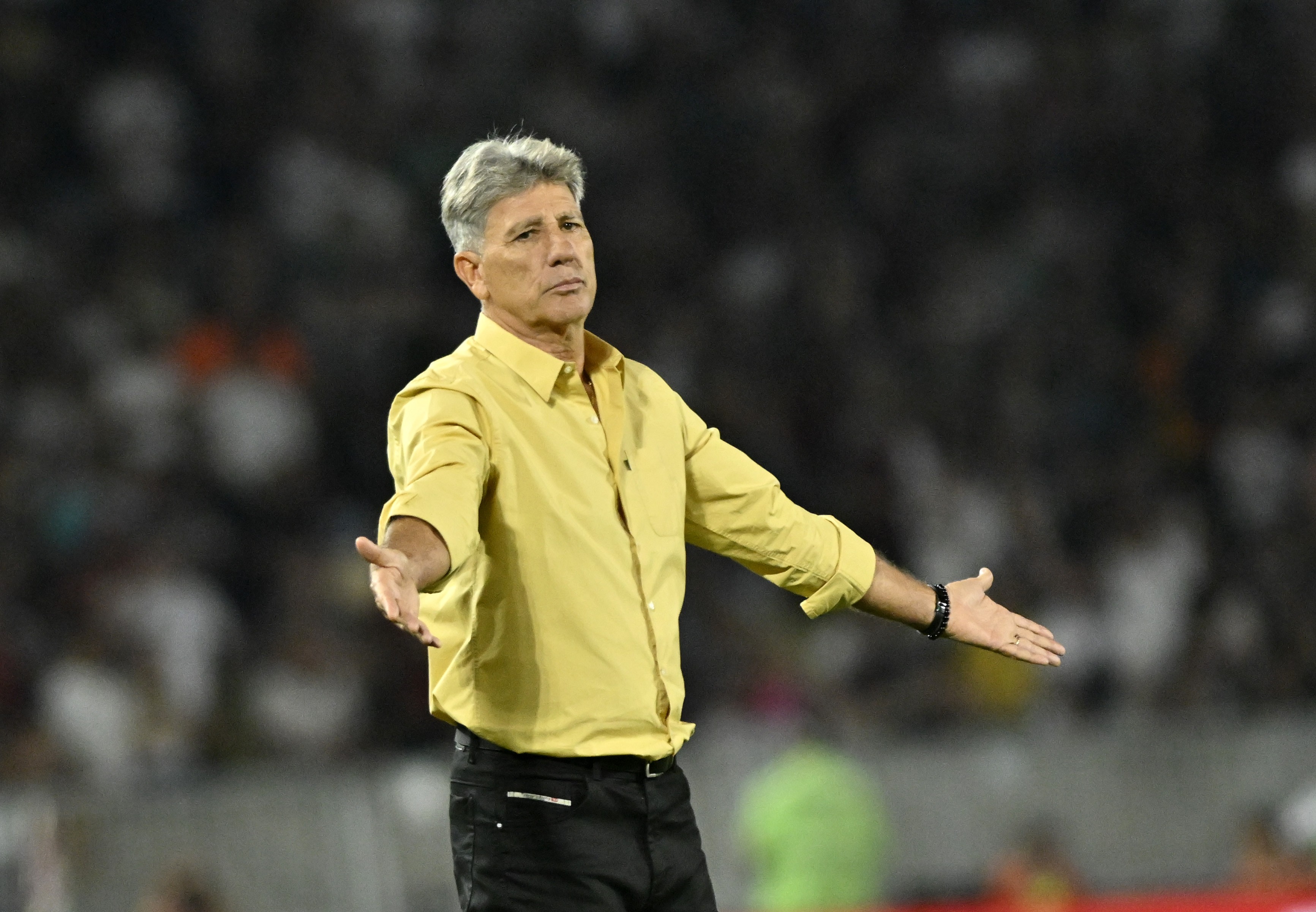 Renato lamenta saída de Arias do Fluminense: 