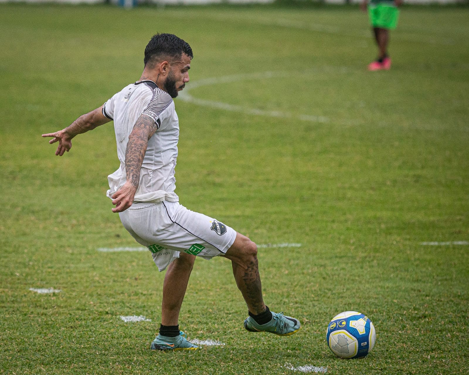Matheus Rocha é regularizado e comemora volta ao ABC: 