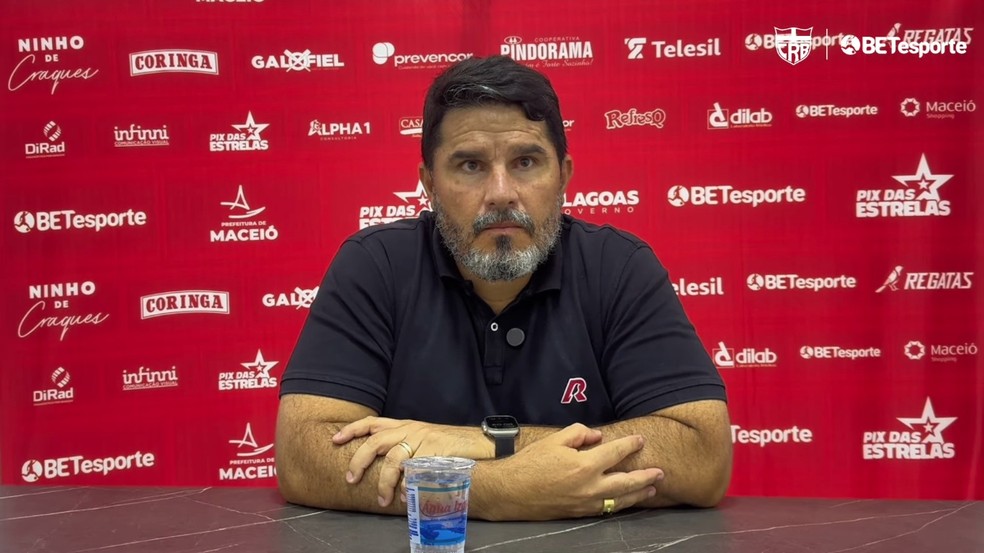 Eduardo Barroca diz que entende frustração da torcida — Foto: Reprodução/CRB TV