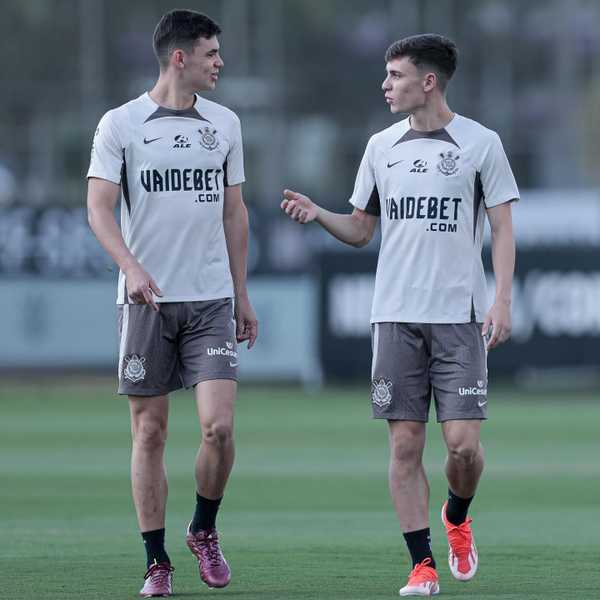 Parceria de longa data: Bidon almeja Moscardo no profissional do Corinthians.