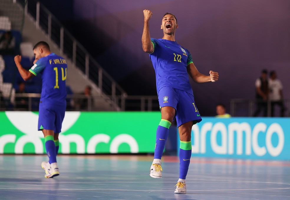 Pito, da seleção brasileira, comemora gol contra Croácia na Copa do Mundo de Futsal — Foto: Getty Images