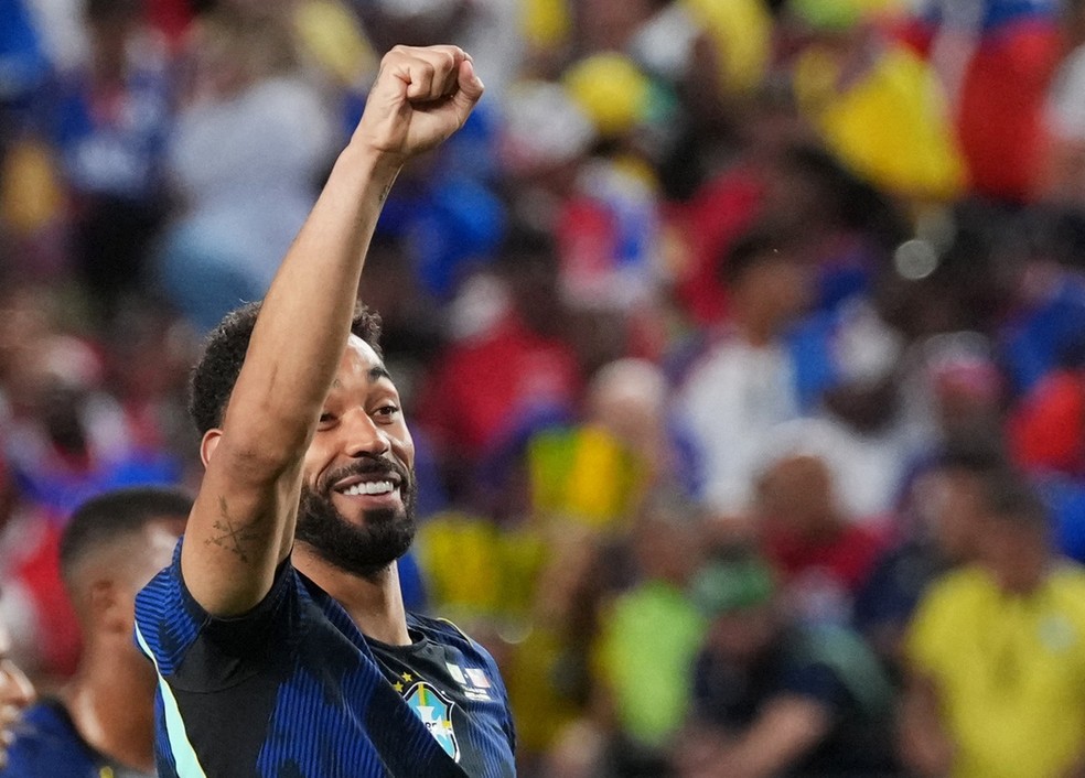 Matheus Cunha em campo como 9,5 após Ajustes de Ancelotti