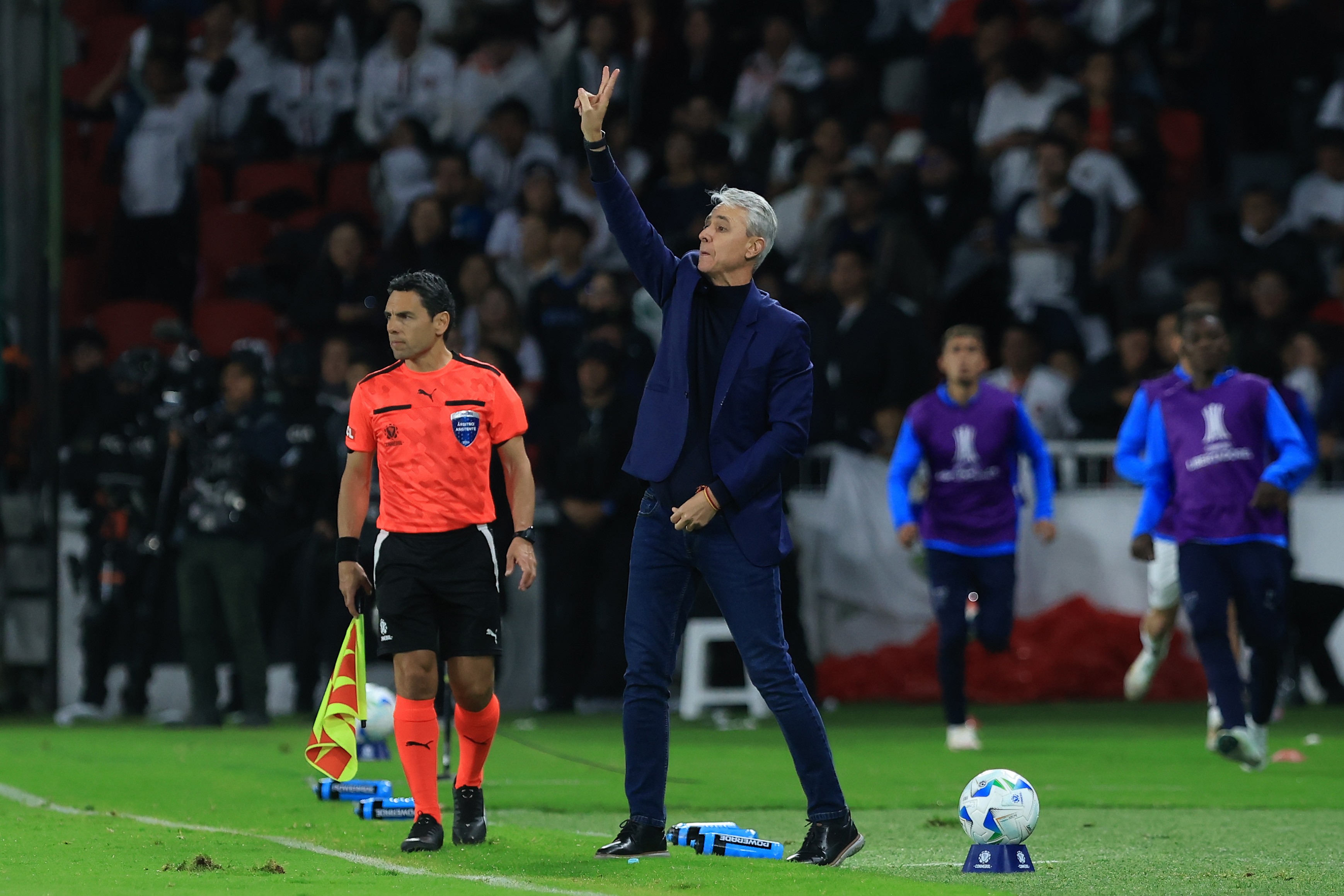 Após triunfo convincente sobre o Palmeiras, técnico da LDU alerta: 