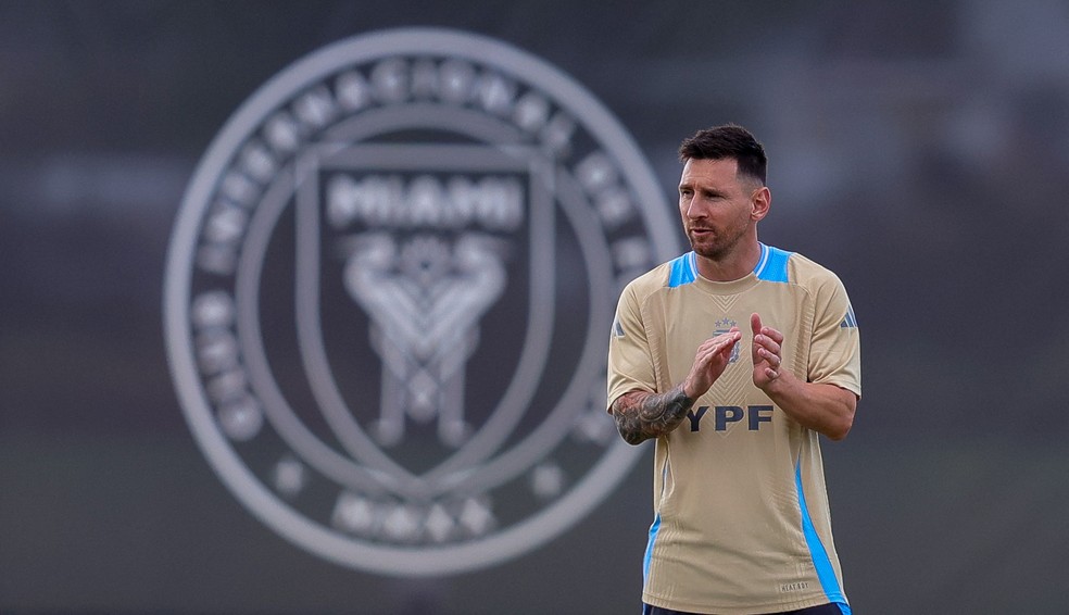 Messi, em treino da Argentina no CT do Inter Miami — Foto: Chris Arjoon/AFP