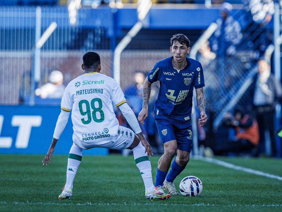 DG playing for Avaí in their 2-0 victory against Cuiabá — Photo: Fabiano Rateke/Avaí FC
