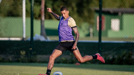 Com Janderson e Gabriel Santiago, Vitória se reapresentafutsal betolho no Bragantino