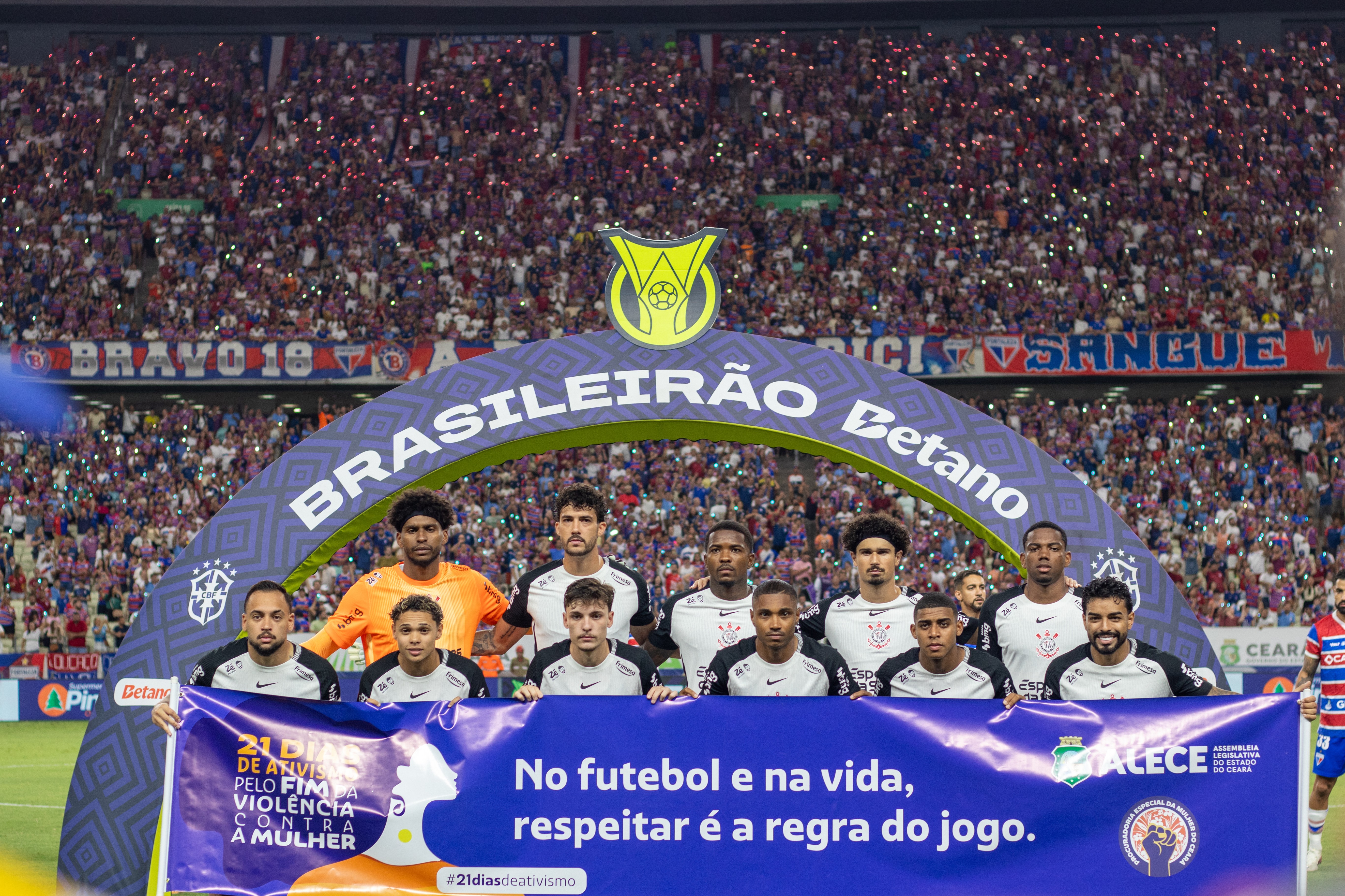 Vitinho e André brilham, mas Corinthians sofre derrota amarga; notas da partida surpreendem!