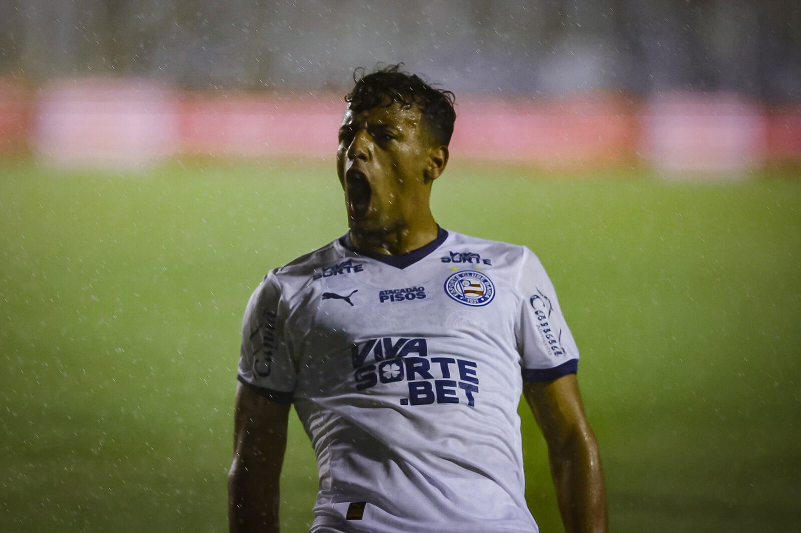 Vasco mira Luciano Rodríguez, ex-Bahia, para o ataque e tenta negociar empréstimo