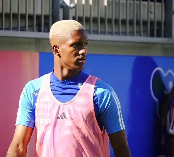 Palmeiras encaminha renovação e empréstimo do atacante Vitinho para Novorizontino