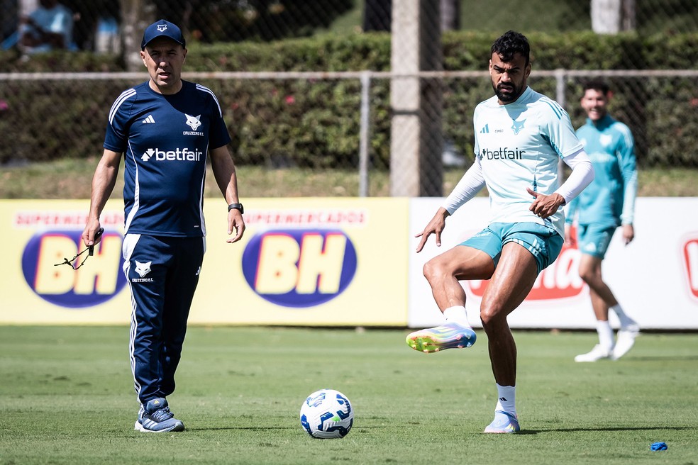 Leonardo Jardim e Fabrício Bruno no treino do Cruzeiro