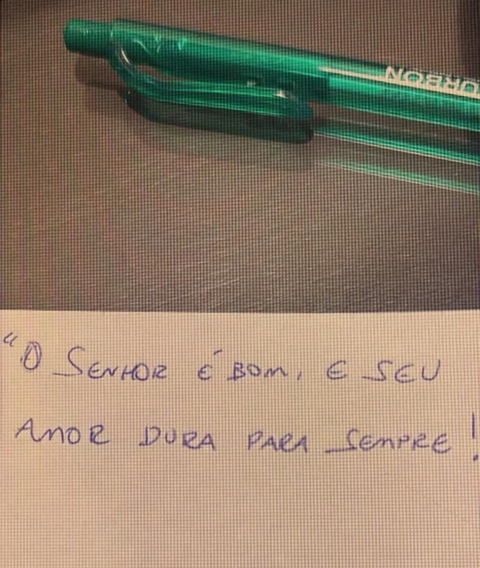 Papel escrito por Pedro antes da les�o em treino da sele��o brasileira � Foto: Reprodu��o