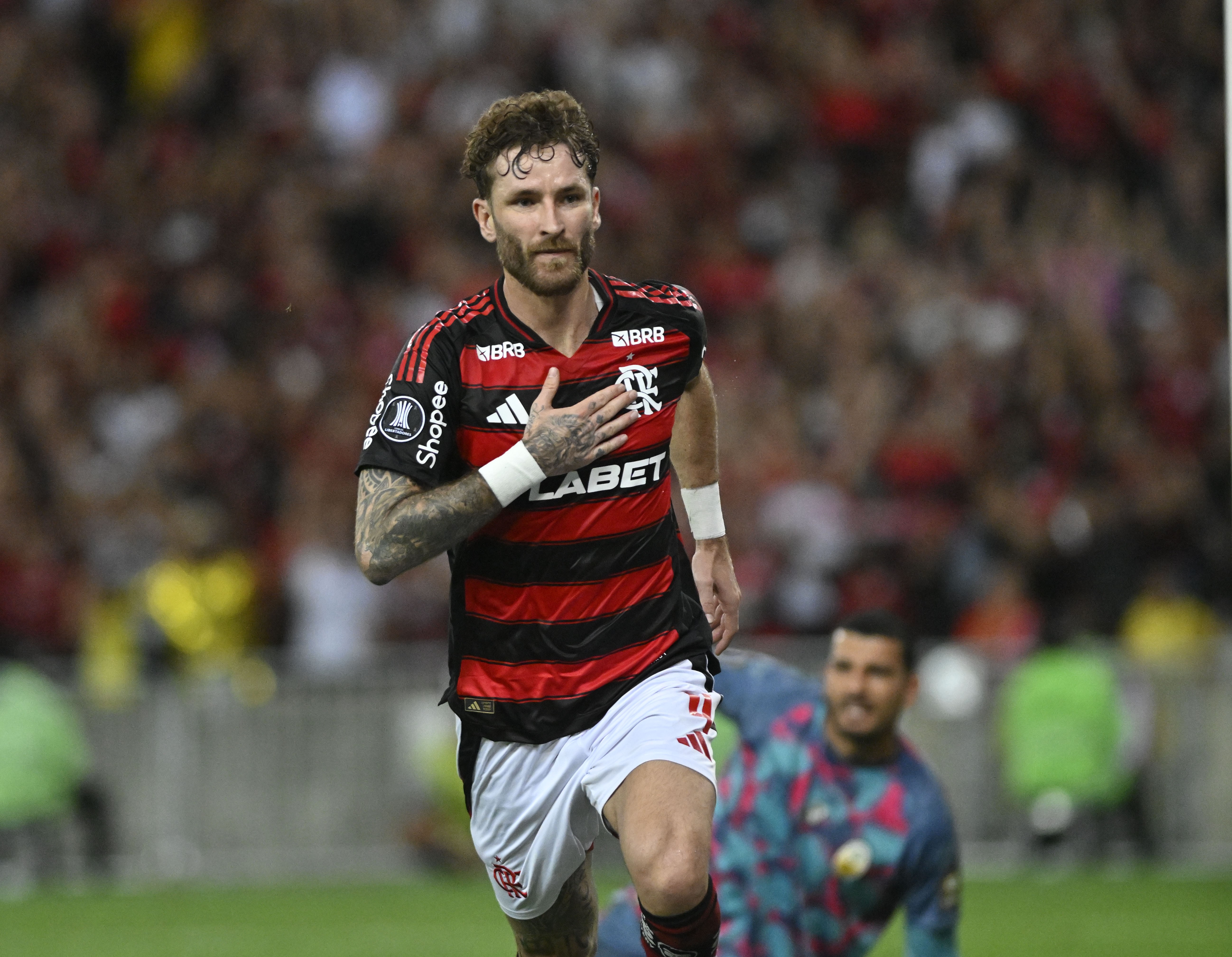 Destaques de Flamengo: Rossi e Léo Pereira se destacam em vitória suada
