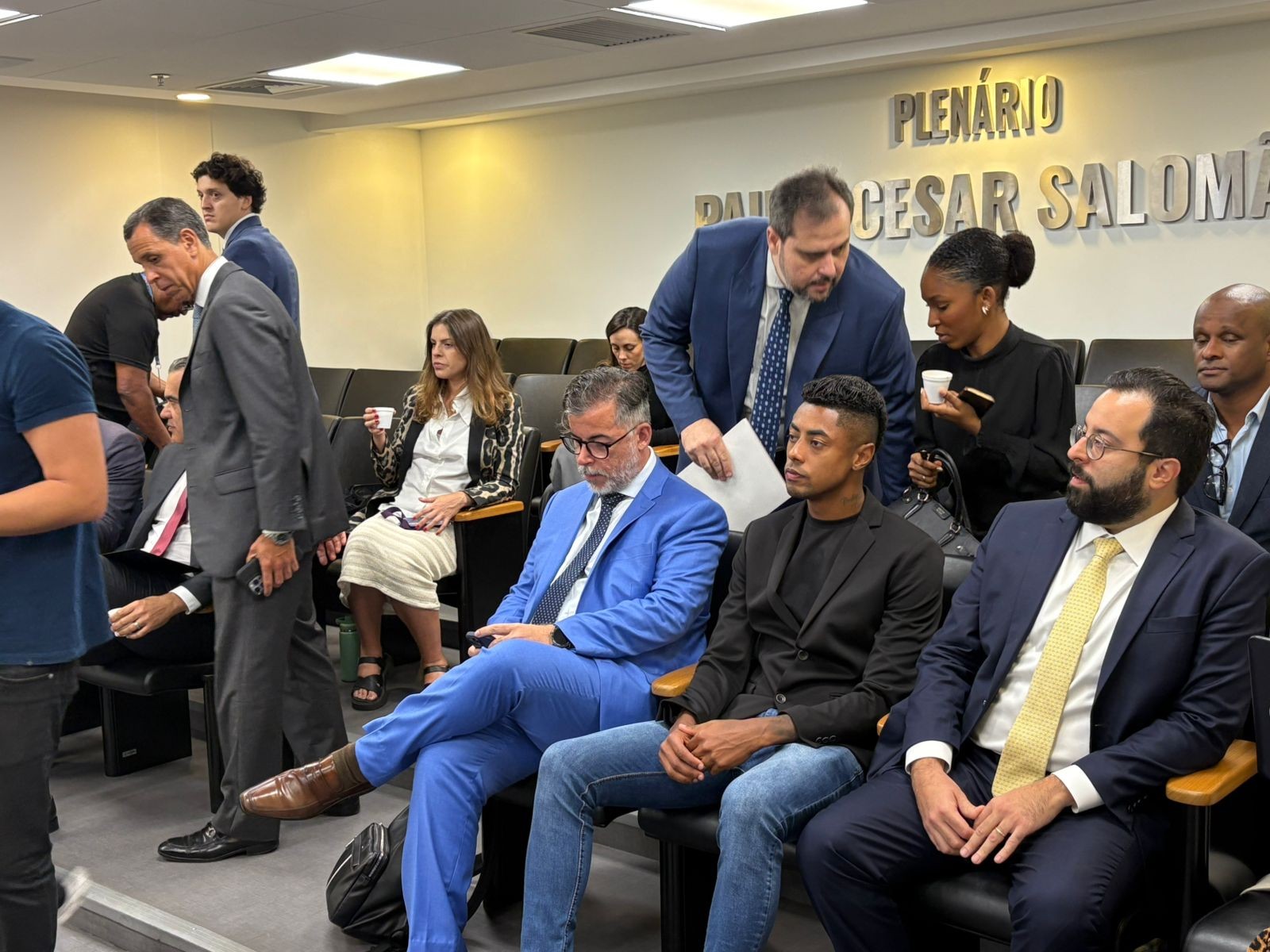 Auditor pede vista, e sessão de julgamento de Bruno Henrique, do Flamengo, vai continuar na quinta