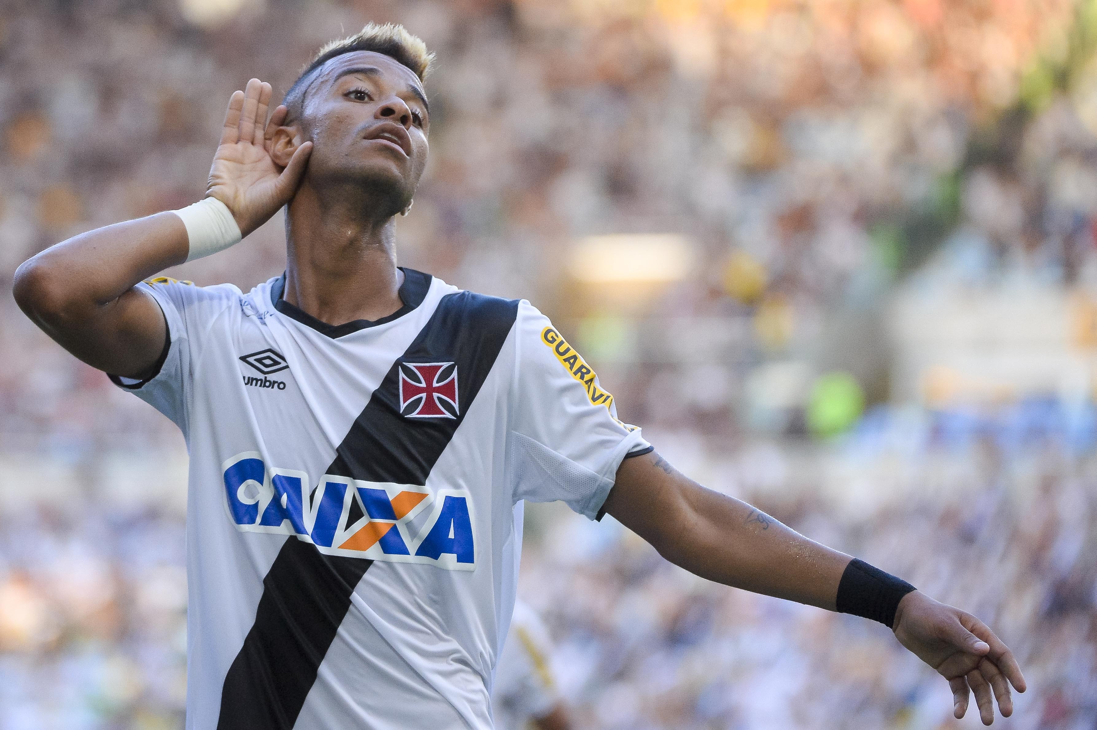 Lembra dele? Rafael Silva reforça torcida pelo Vasco e defende provocações: 