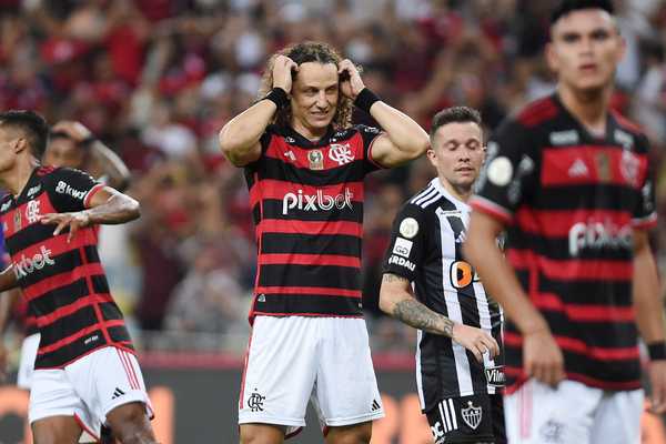 ZAGUEIRO DIZ ADEUS AO MENGÃO! Decisão da nova diretoria marca o fim de uma era no Flamengo!