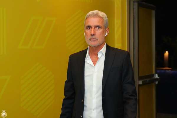Luís Castro não considera retorno ao Brasil como prioridade no Cruzeiro