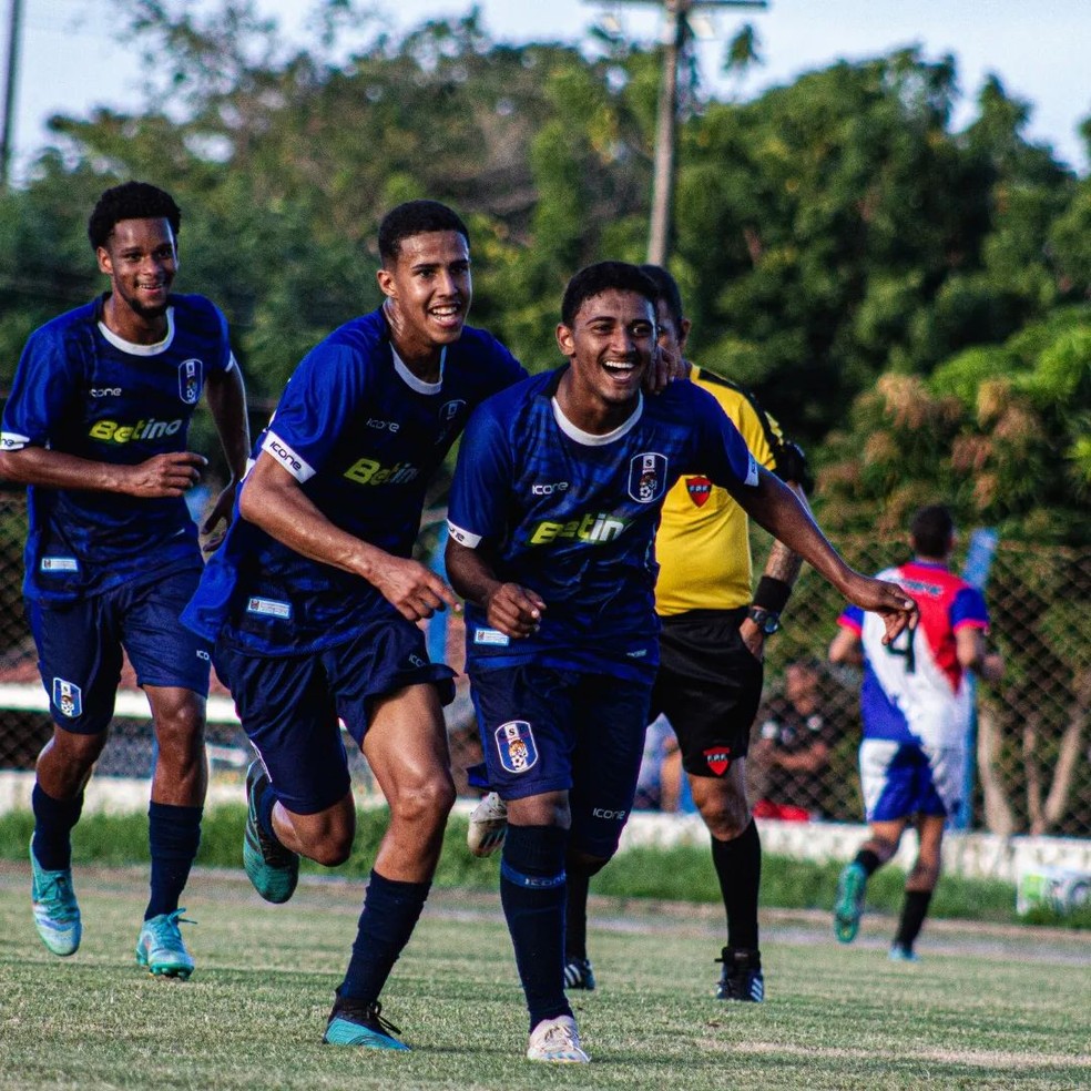 Jogadores do elenco sub-20 do CSP comemorando gol — Foto: Lweslly Leandry / CSP