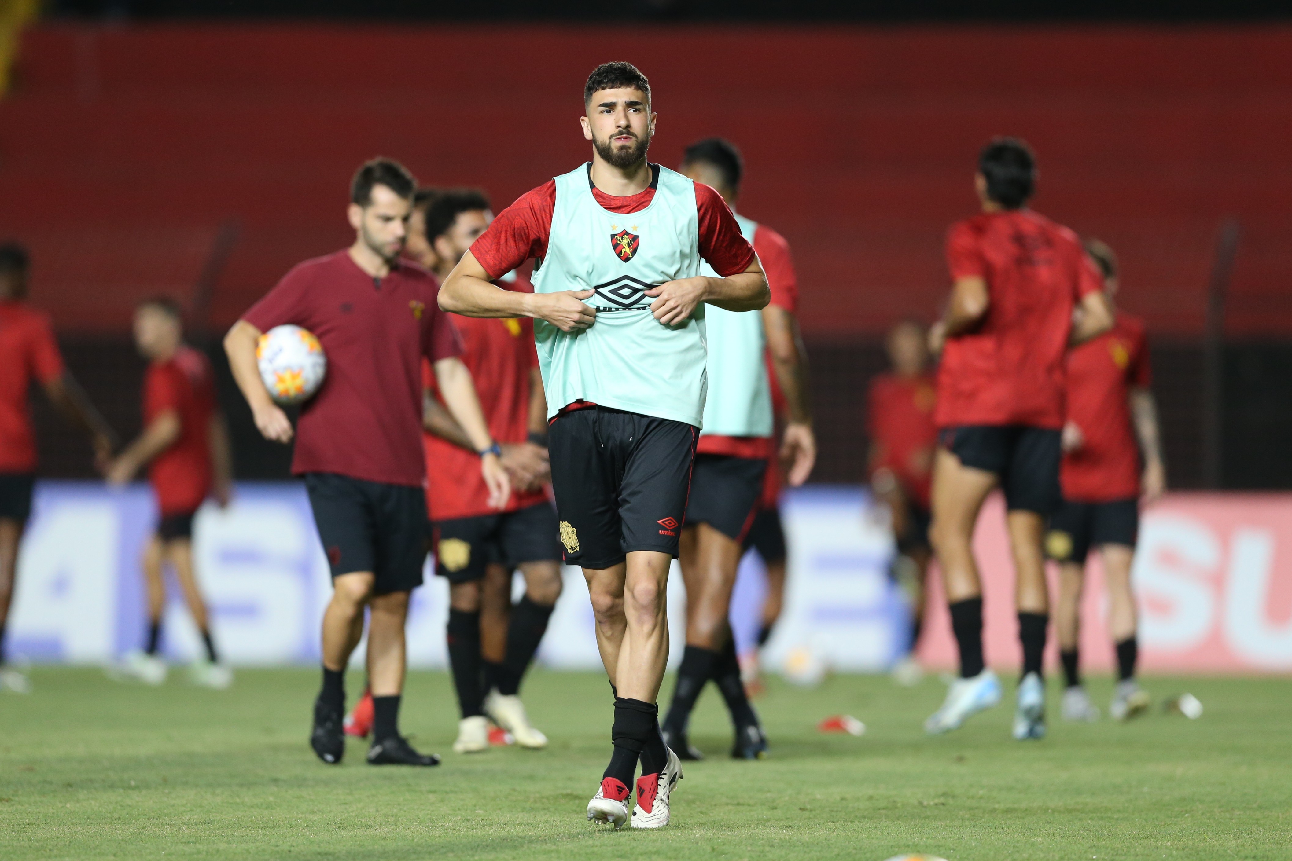 Sport chega a acordo e rescinde contrato com o zagueiro português João Silva