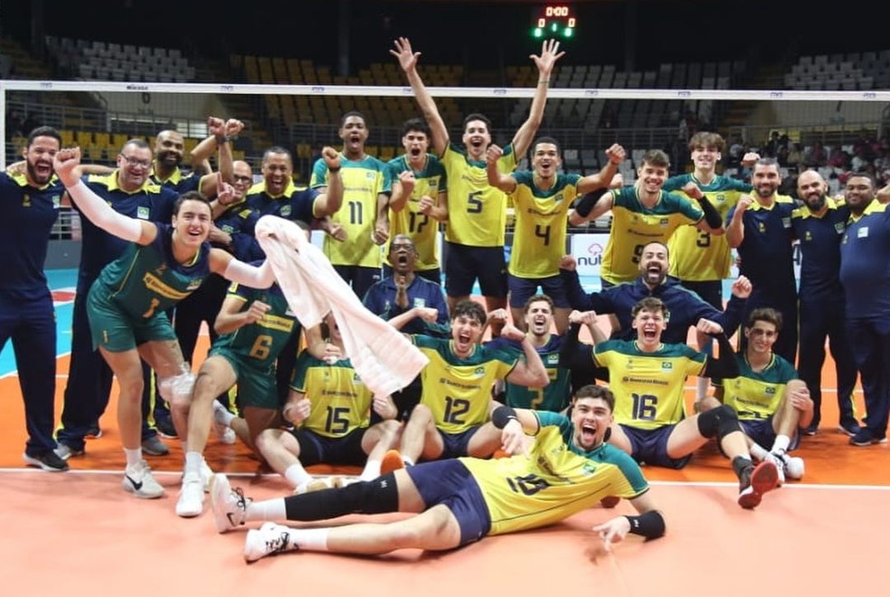 Seleção brasileira foi campeã do Sul-Americano sub-21 masculino — Foto: Betto Doloriert/Federação Peruana de Voleibol