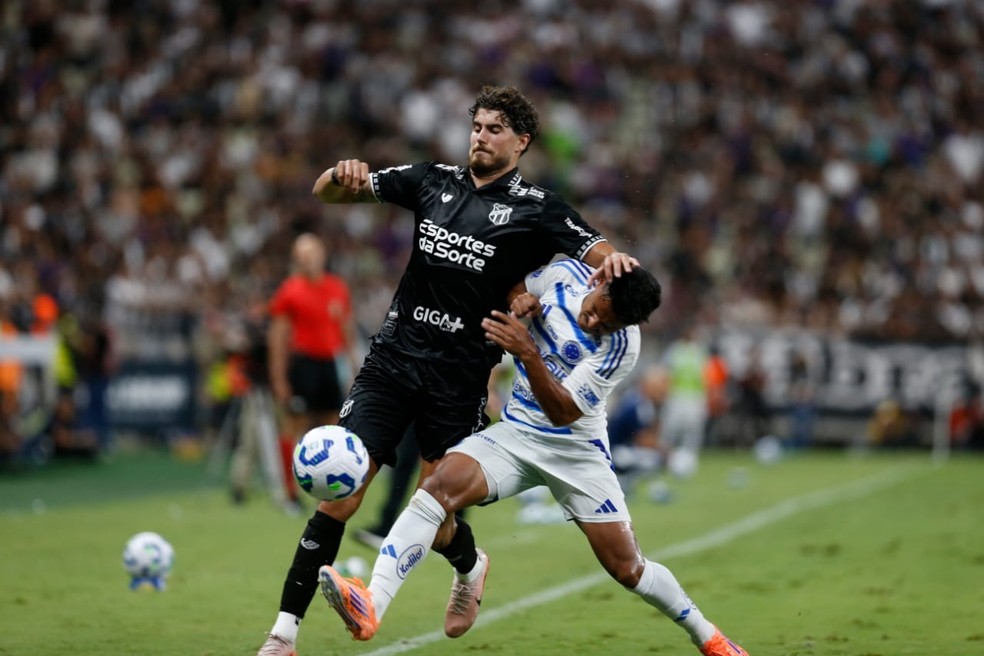 Pedro Raul em Ceará x Cruzeiro — Foto: Kid Junior/SVM