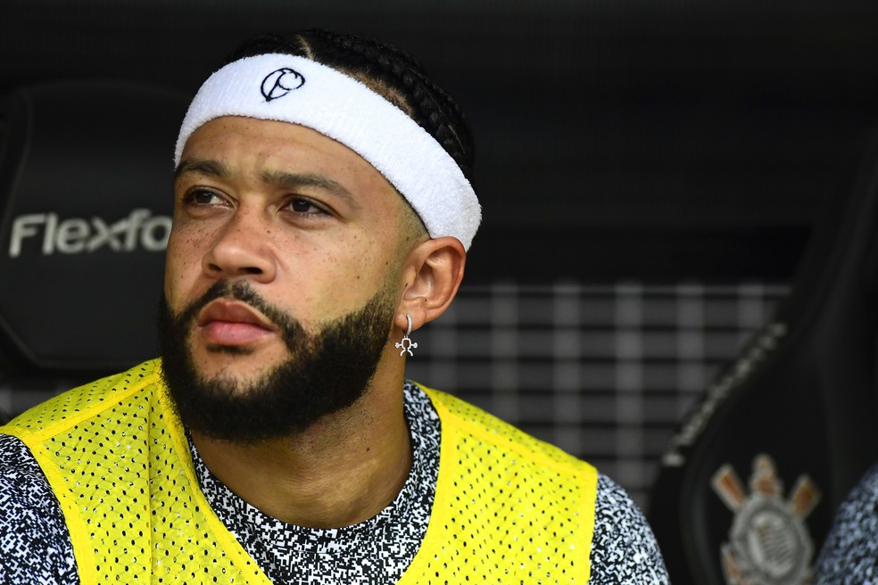 Memphis Depay em Corinthians x Atlético-GO — Foto: Marcos Ribolli