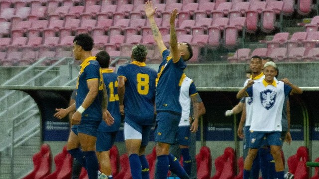Retr&ocirc; x Manauara