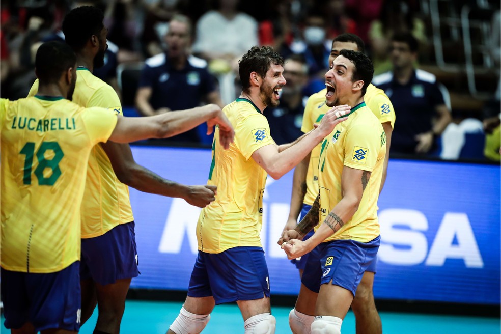 Vôlei: Renan vê Brasil entre favoritos do Mundial e admite pressão