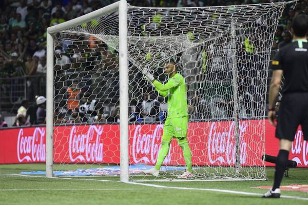 Weverton lamenta eliminação do Palmeiras na Libertadores: 