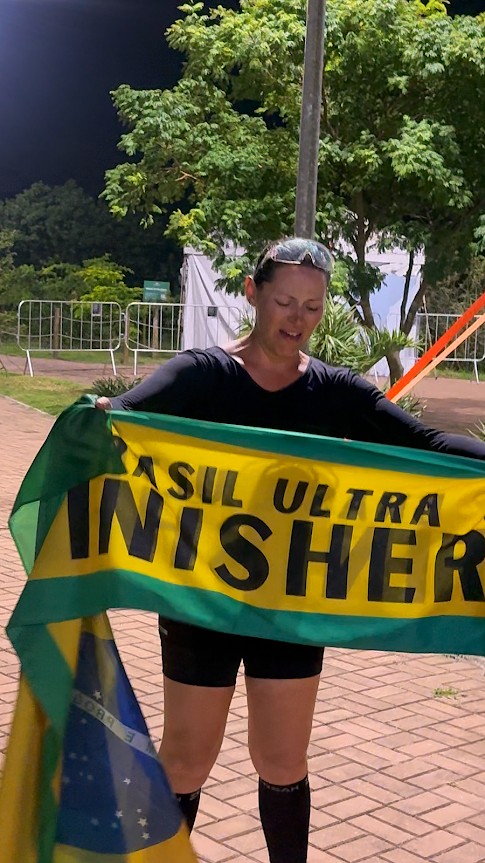 Atleta supera câncer de mama e estabelece marca histórica no ultra triatlo