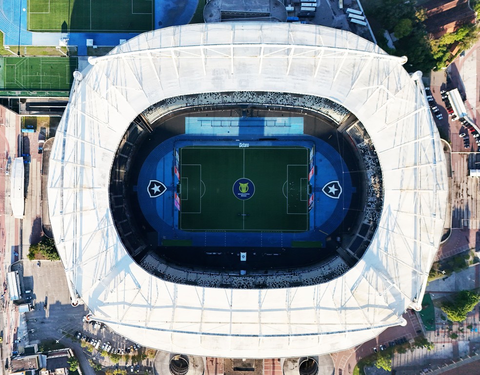 Nilton Santos antes de Botafogo x Corinthians pelo Brasileirão 2025 — Foto: André Durão