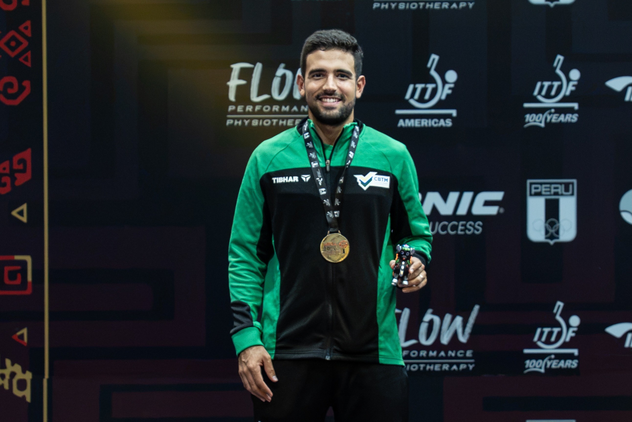 Guilherme Teodoro conquista duas pratas no Pan-Americano de tênis de mesa