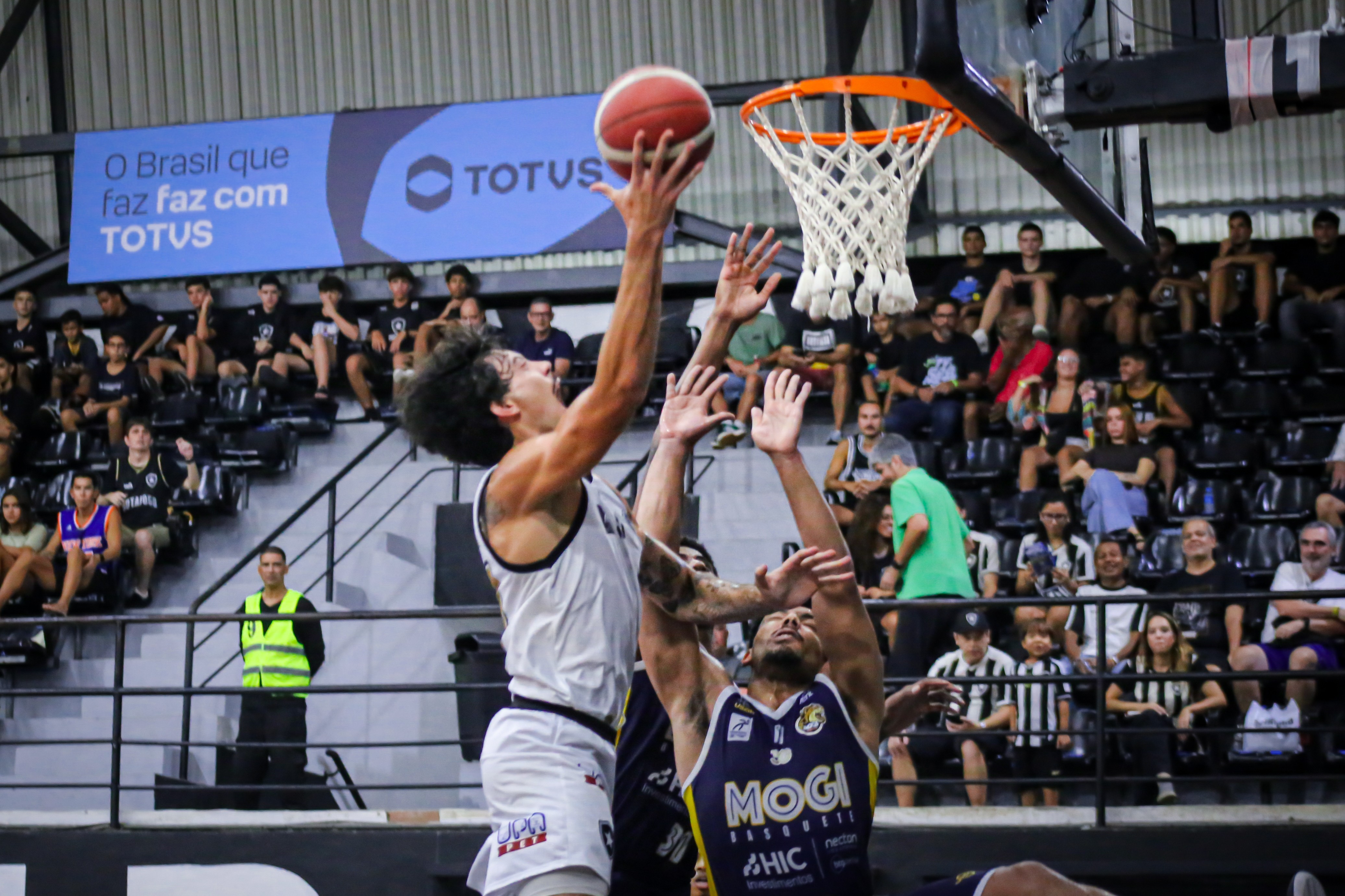 Botafogo vence o Mogi e engata, pela primeira vez, duas vitórias ...