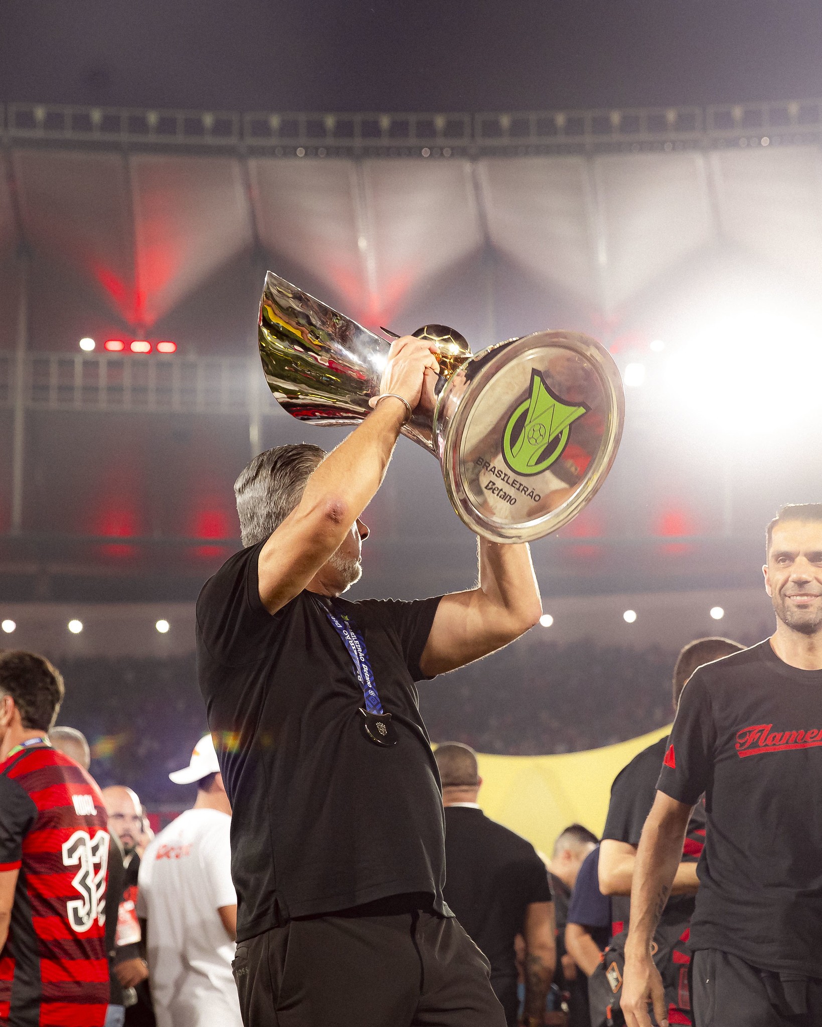 Boto provoca Abel após título do Flamengo: Nada de asteriscos em taça brasileira