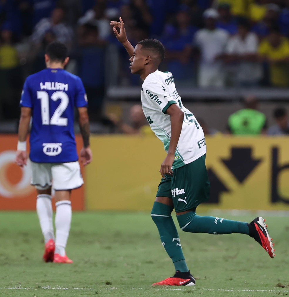 Estêvão em sua estreia como profissional do Palmeiras — Foto: Cesar Greco/Palmeiras