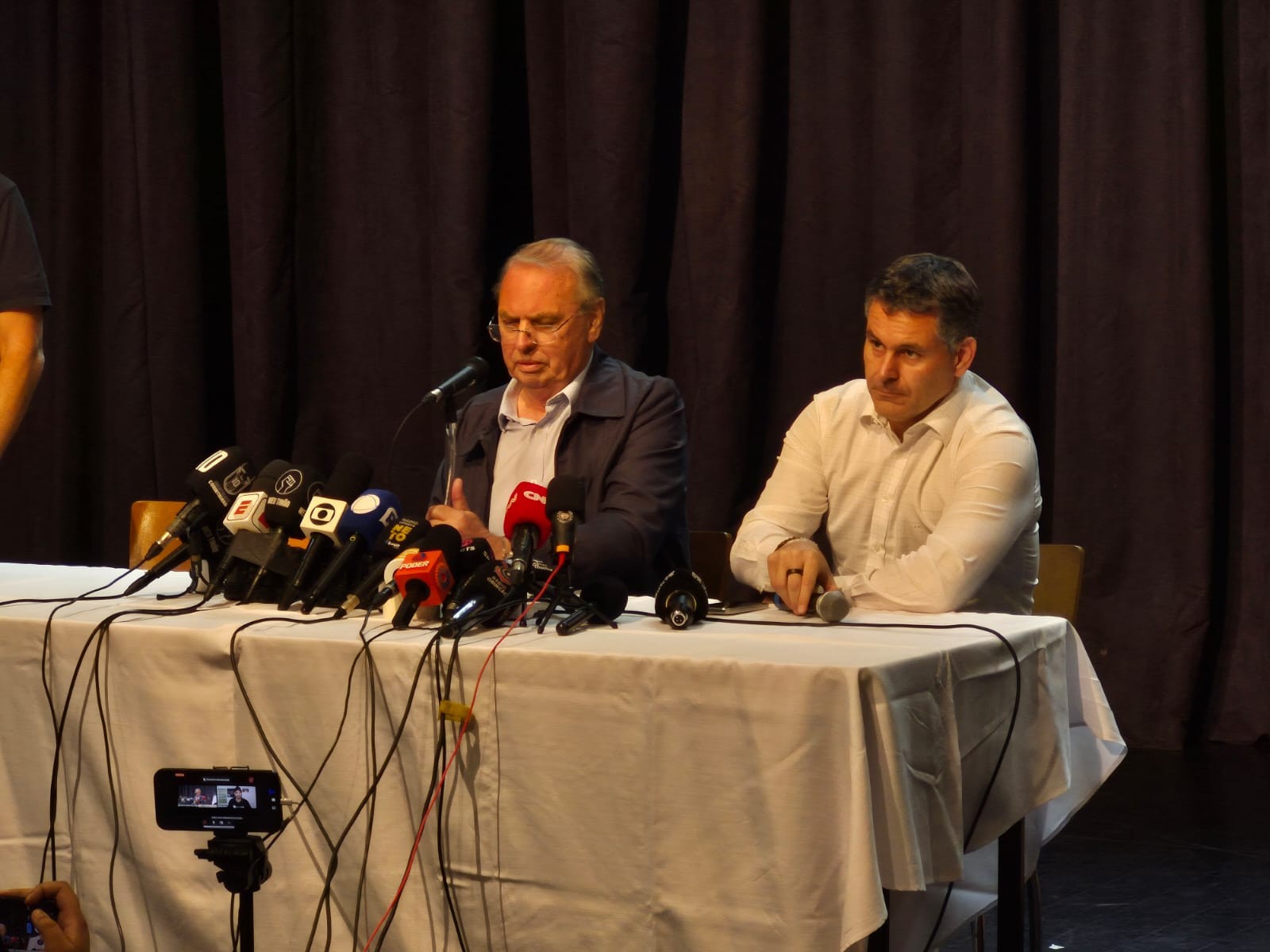 Presidente interino do Corinthians permanece no cargo após ato de Augusto Melo