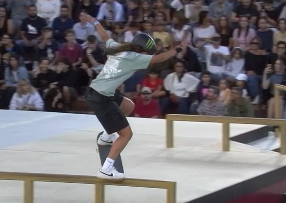 Rayssa Leal em ação na final do Mundial de skate street em Roma — Foto: Reprodução TV