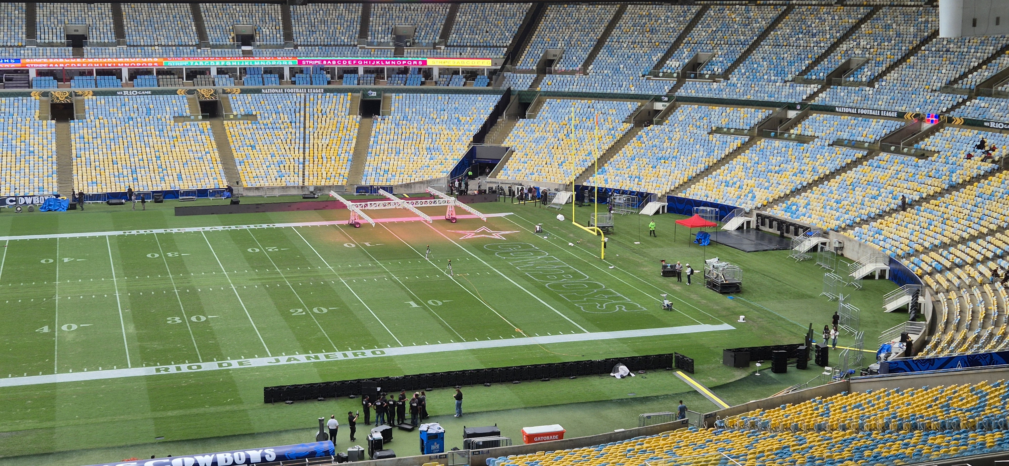 Gramado do Maracanã recebe reforço antes de partida da NFL; veja avanço