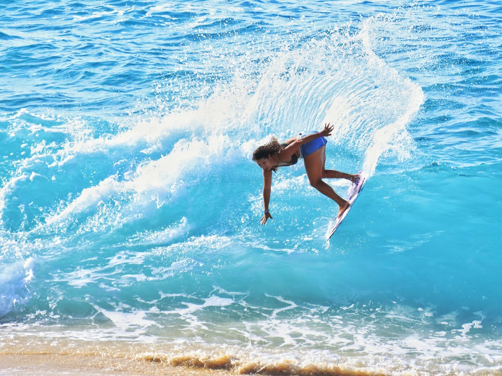 Julia Dias, líder do ranking mundial de skimboard — Foto: Acervo/Julia Dias