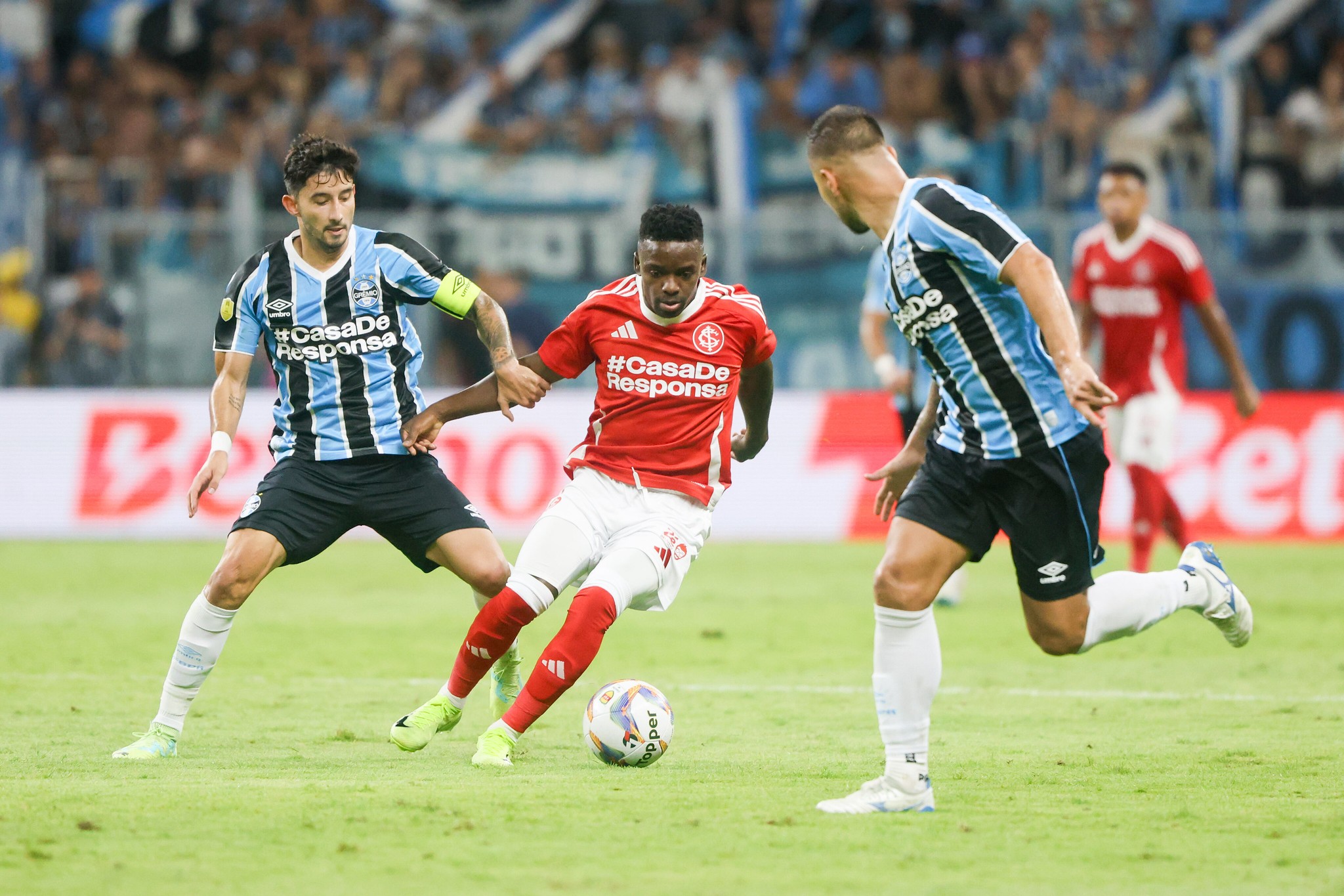 Final do Gauchão: reencontro entre Inter e Grêmio após quatro anos.